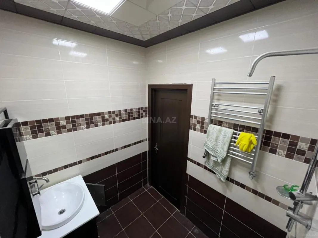 Satılır 3 otaqlı mənzil 147 m²