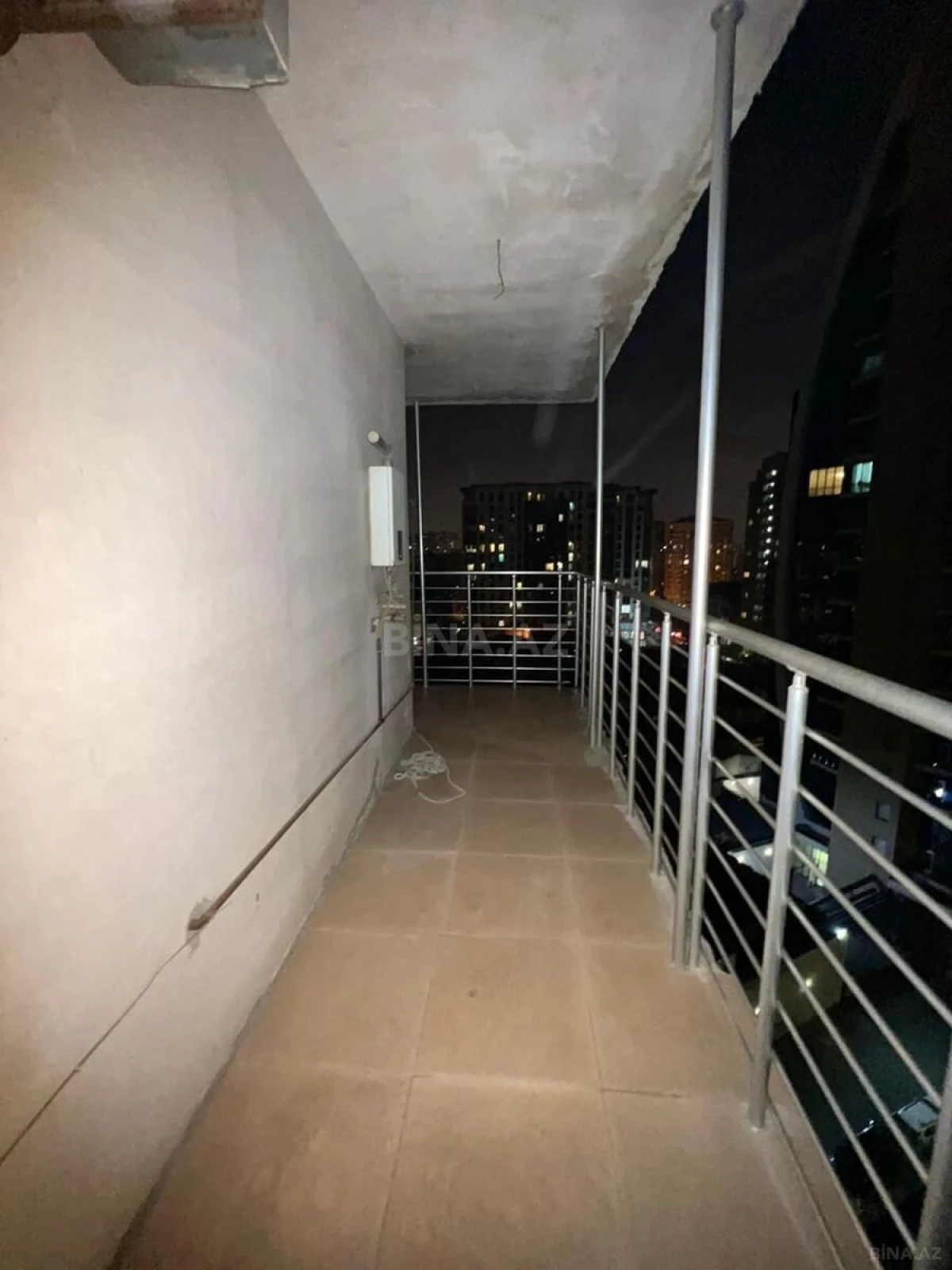 Satılır 3 otaqlı mənzil 147 m²