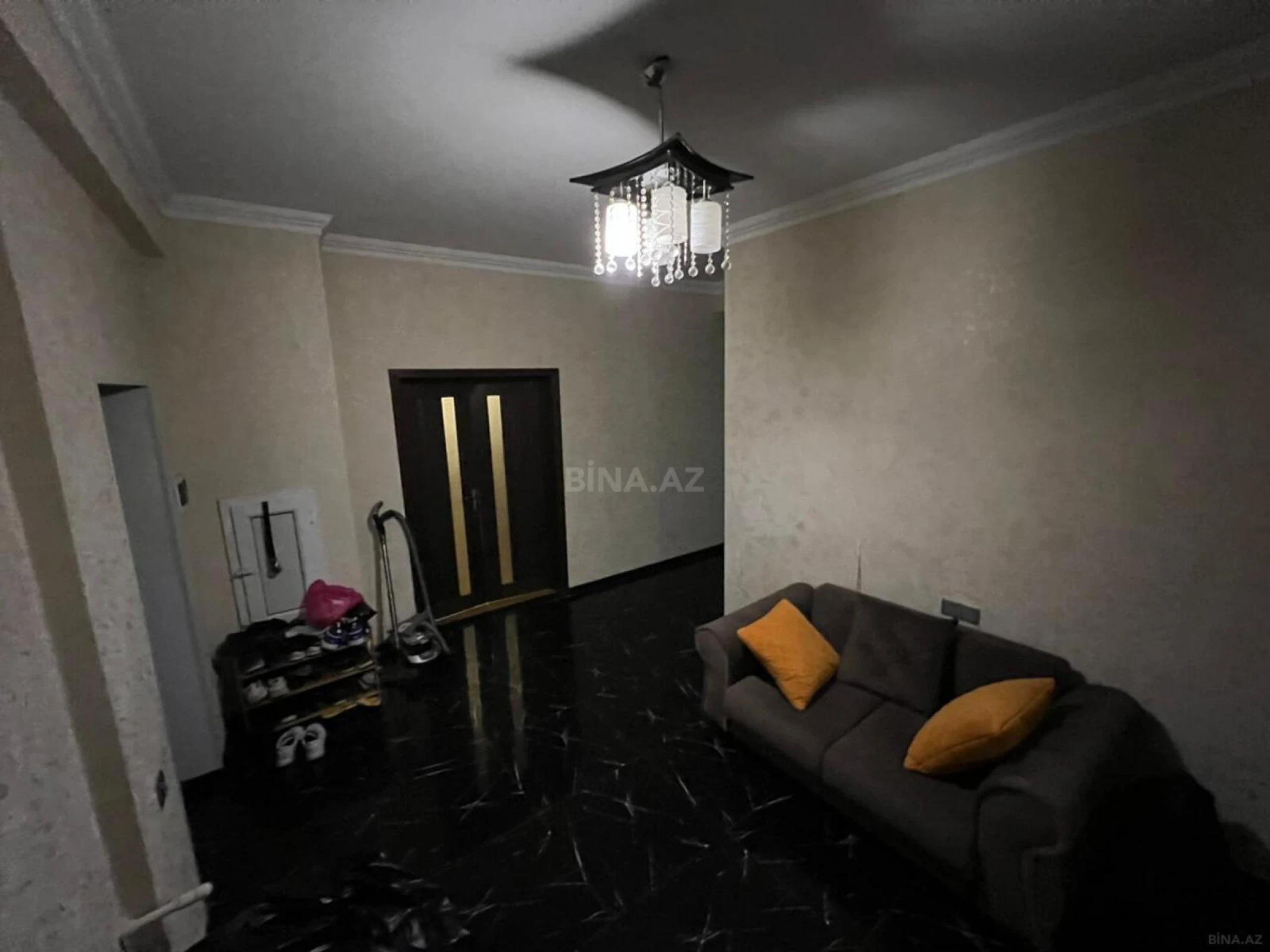 Satılır 3 otaqlı mənzil 147 m²