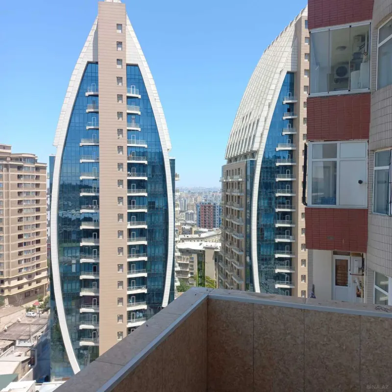 Satılır 3 otaqlı mənzil 147 m²