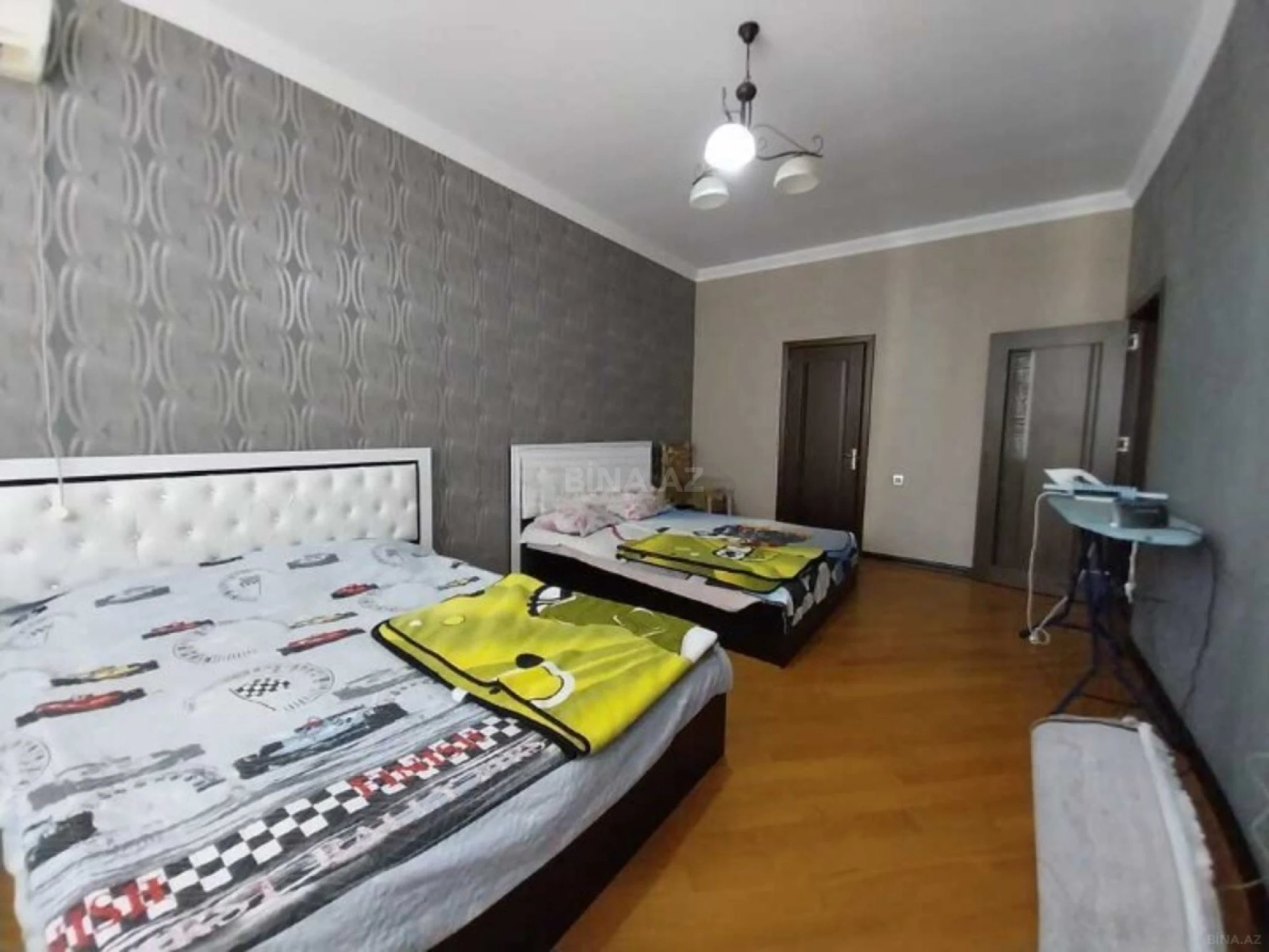 Satılır 3 otaqlı mənzil 147 m²