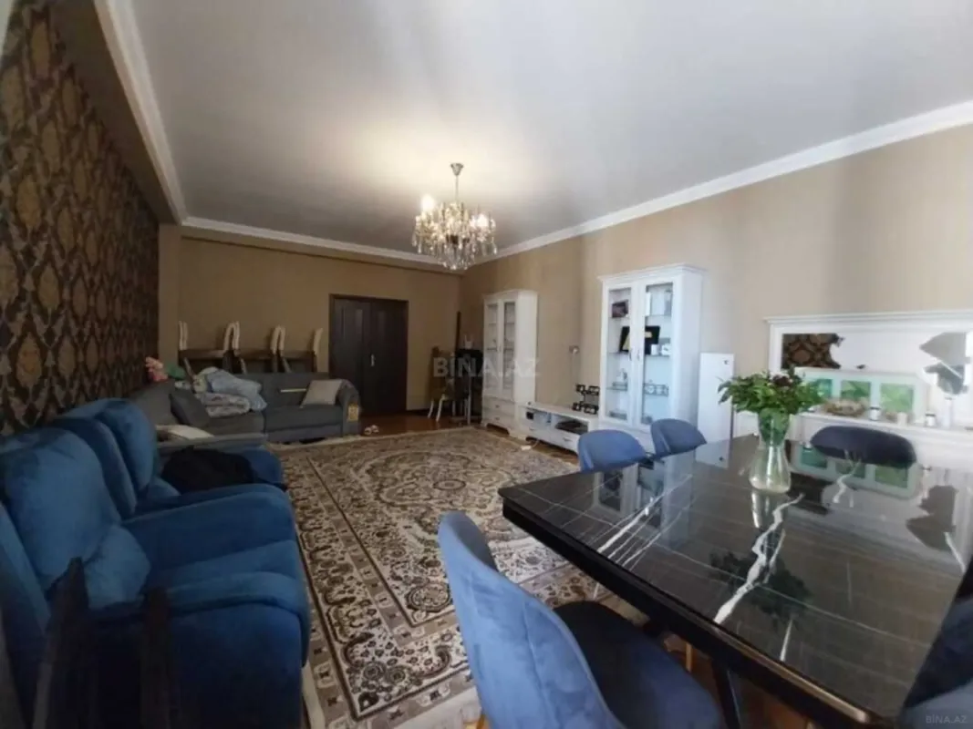 Satılır 3 otaqlı mənzil 147 m²