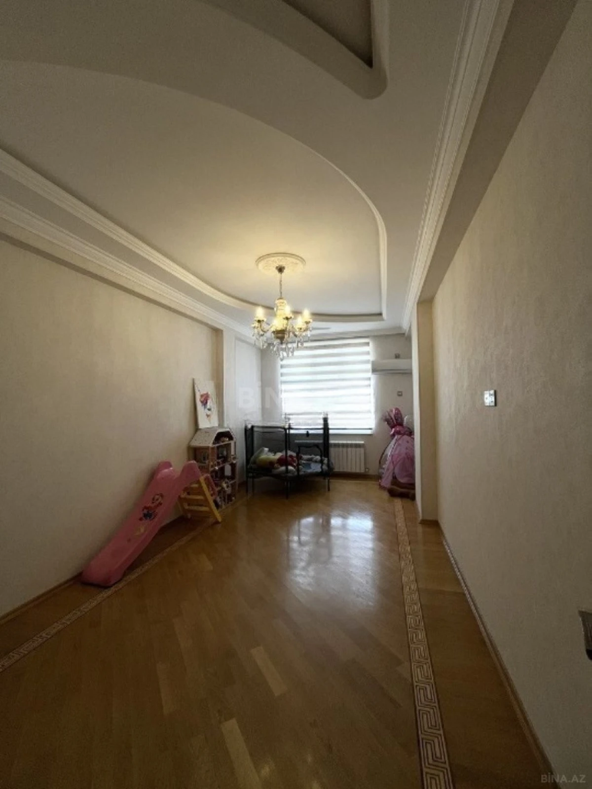Satılır 4 otaqlı mənzil 167 m²