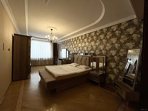 Satılır 4 otaqlı mənzil 167 m²