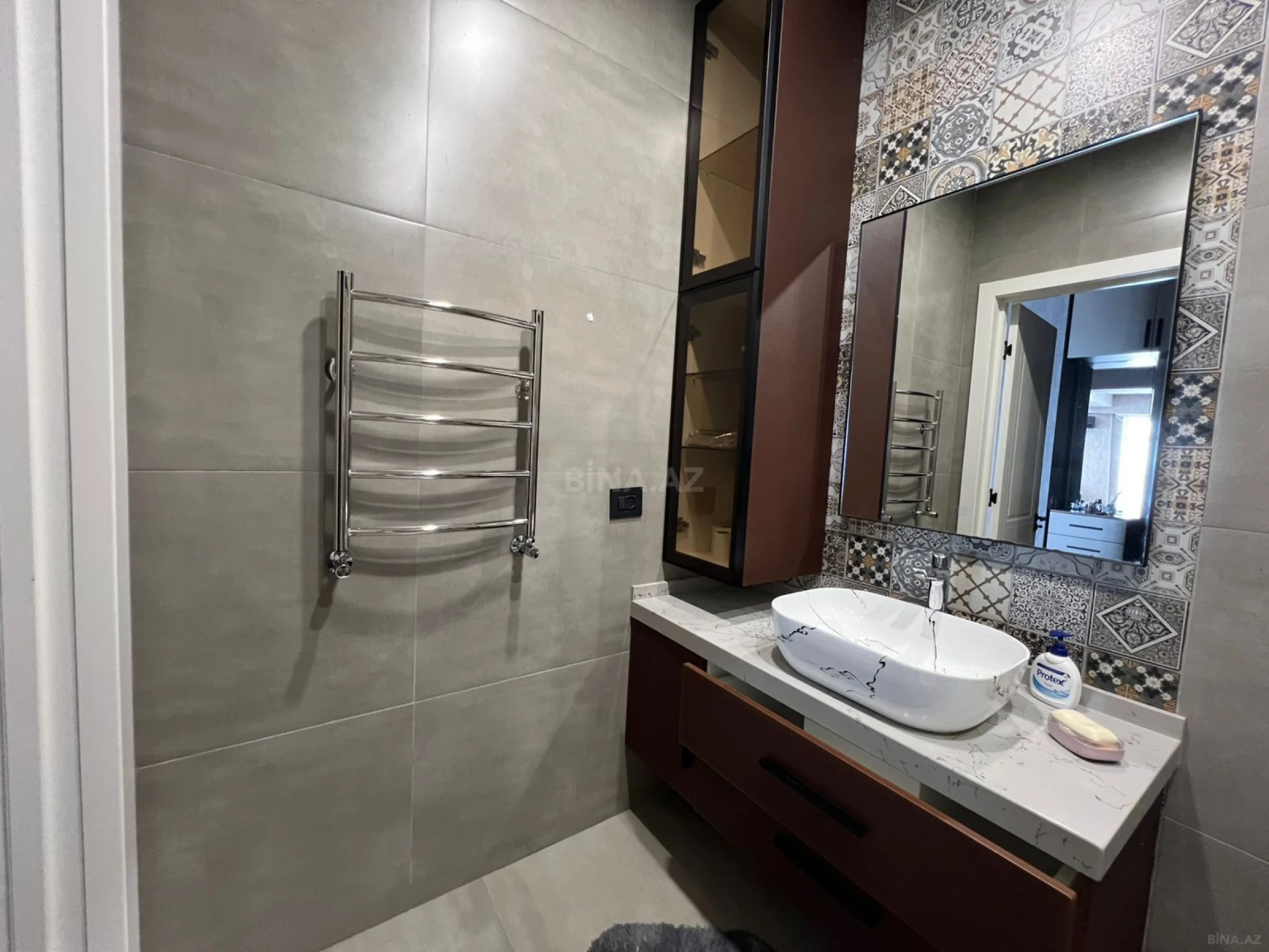 Kirayə verilir 4 otaqlı mənzil 210 m²