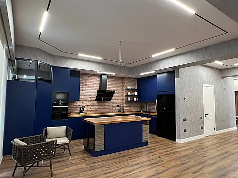 Kirayə verilir 4 otaqlı mənzil 210 m²