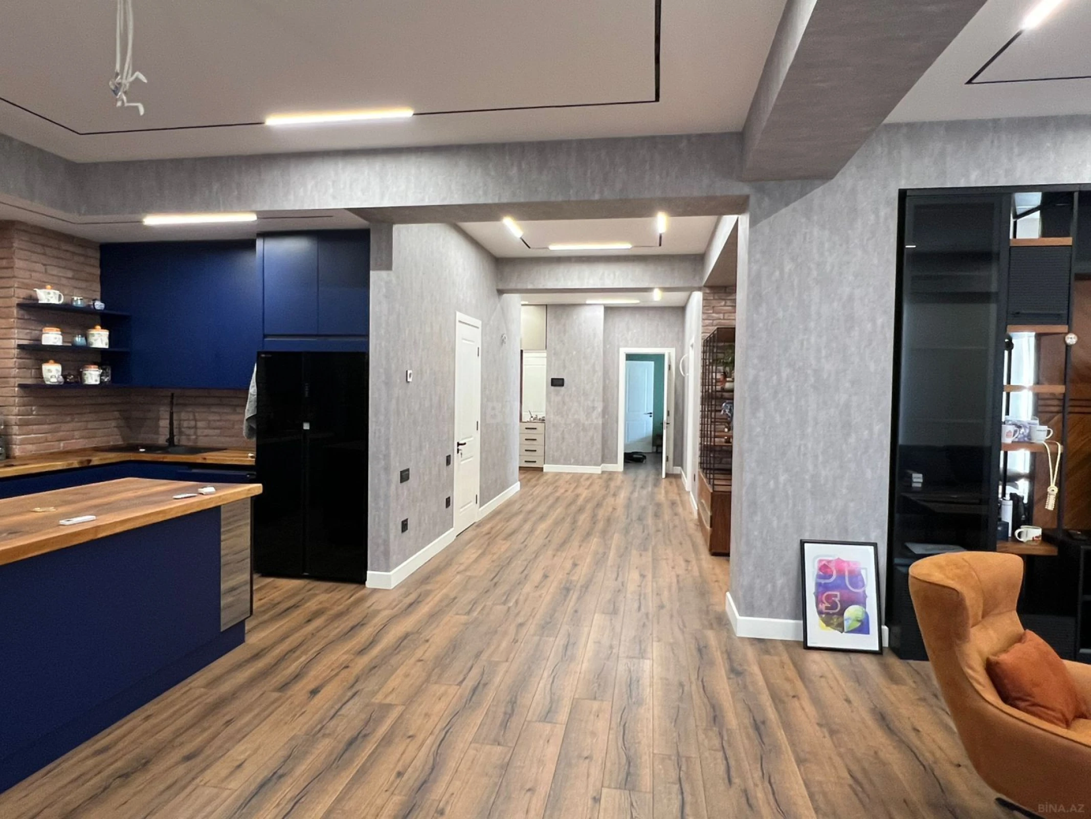 Kirayə verilir 4 otaqlı mənzil 210 m²