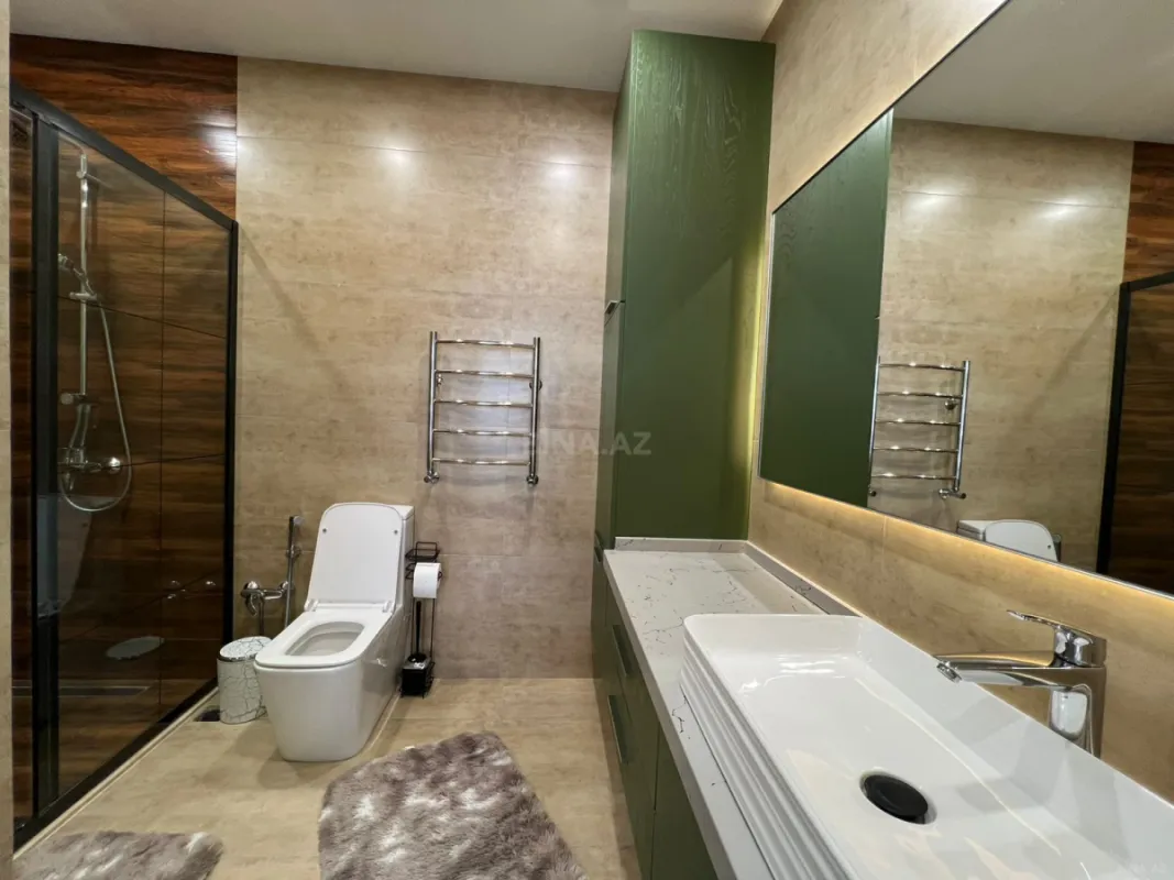 Kirayə verilir 4 otaqlı mənzil 210 m²