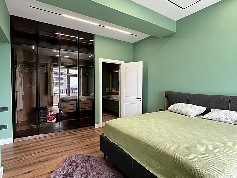 Kirayə verilir 4 otaqlı mənzil 210 m²