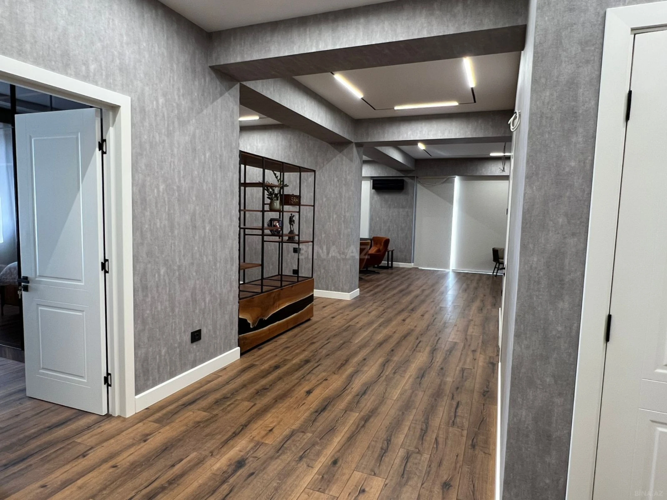 Kirayə verilir 4 otaqlı mənzil 210 m²