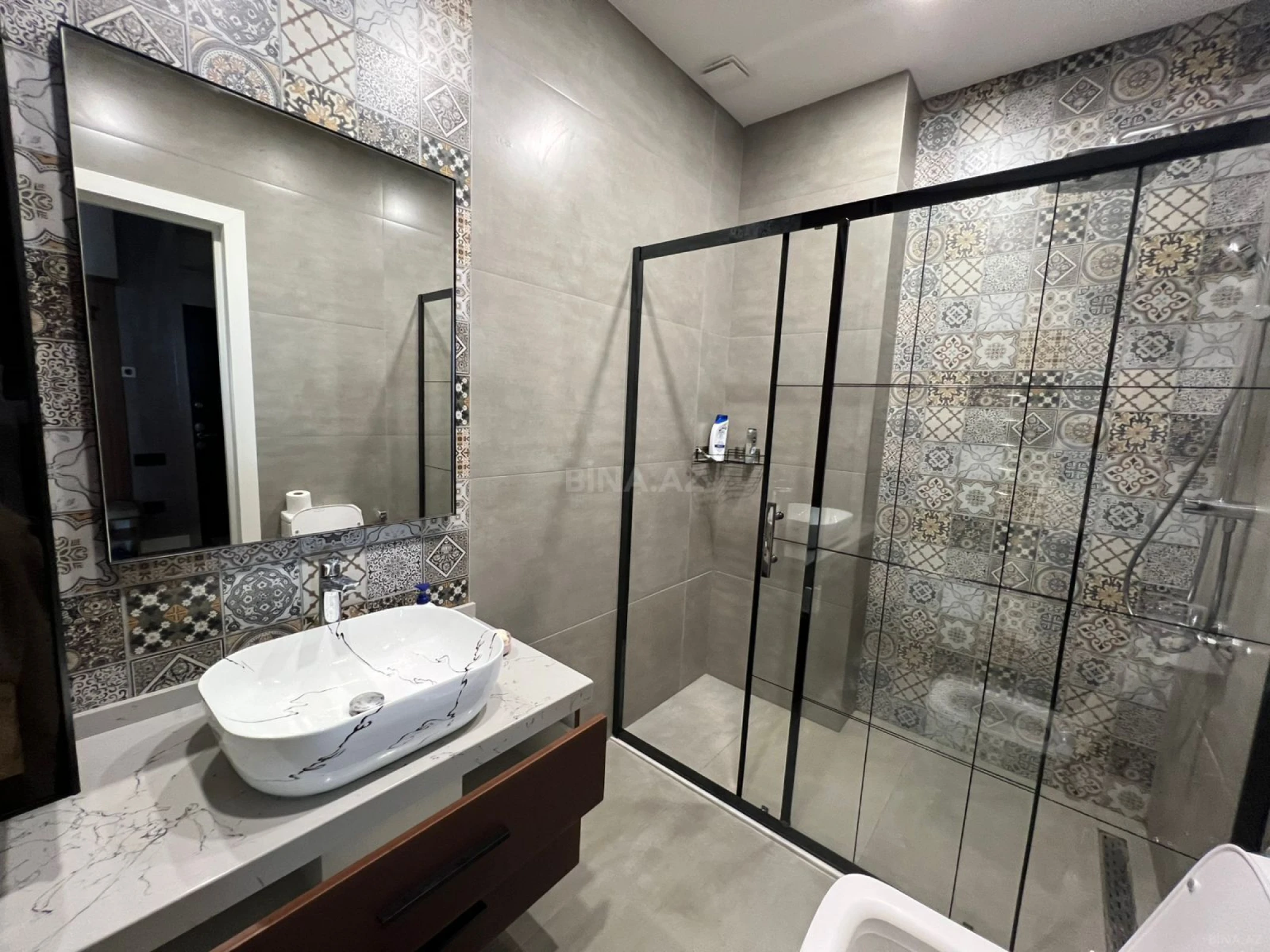 Kirayə verilir 4 otaqlı mənzil 210 m²