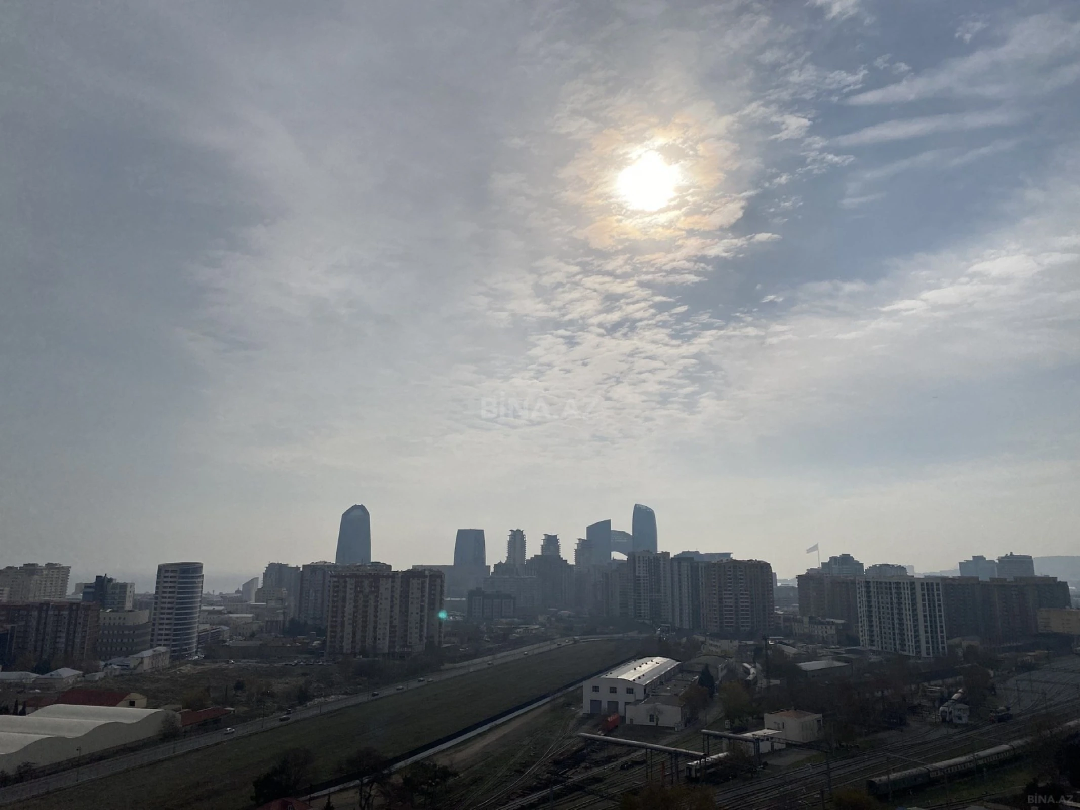 Satılır 10 otaqlı mənzil 670 m²