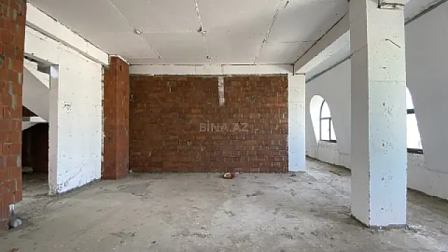 Satılır 10 otaqlı mənzil 670 m²