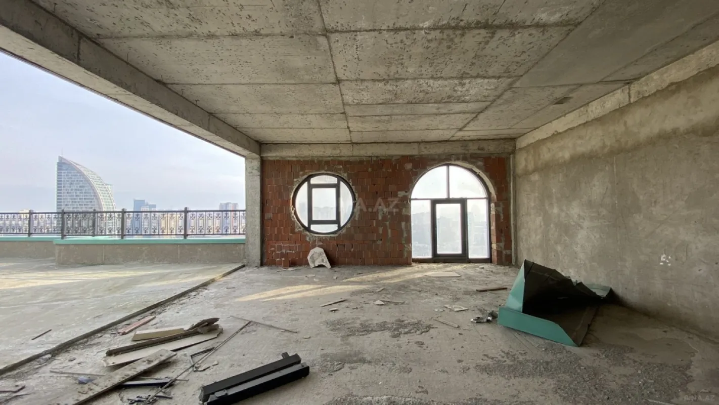 Satılır 10 otaqlı mənzil 670 m²