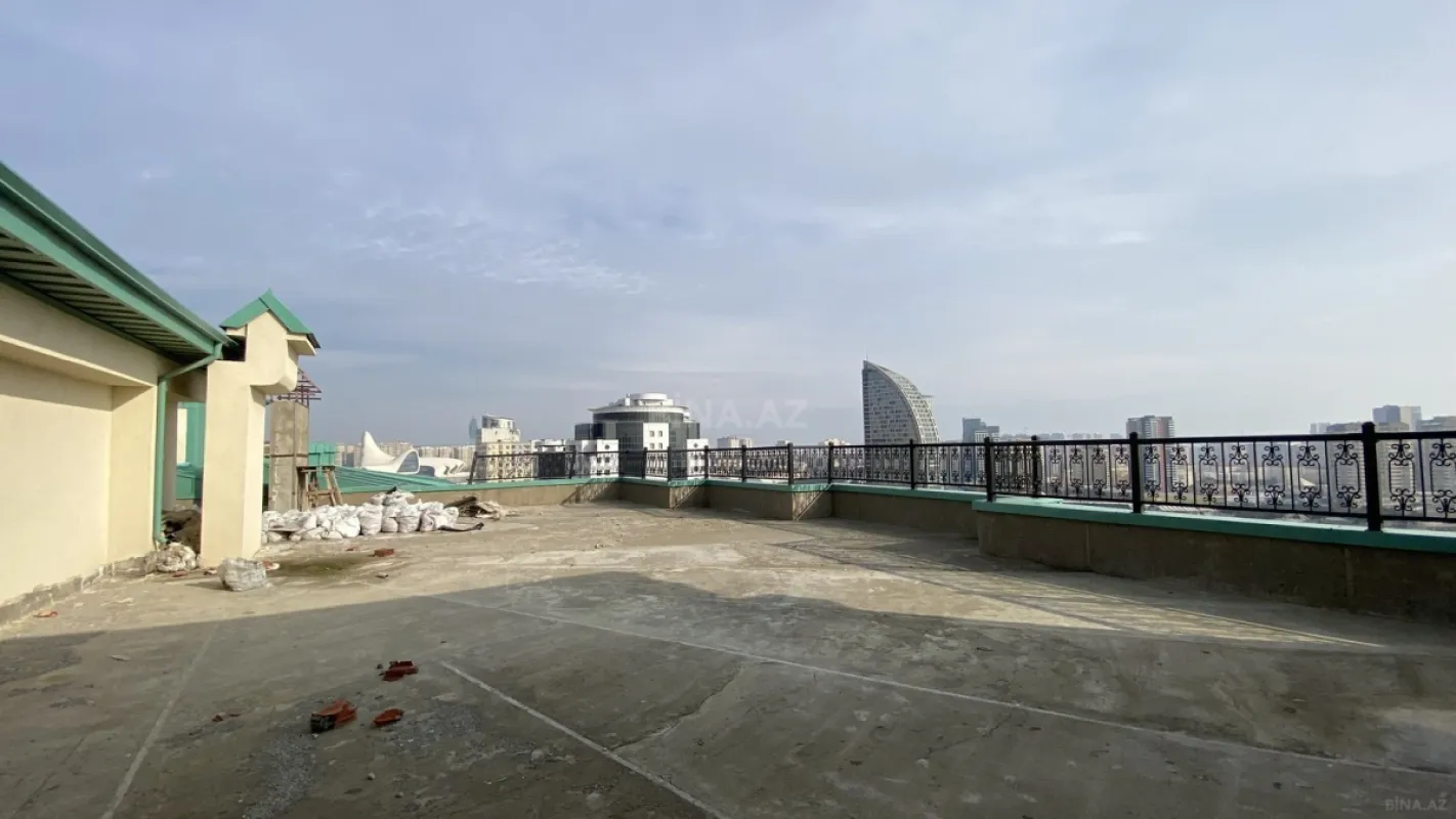 Satılır 10 otaqlı mənzil 670 m²