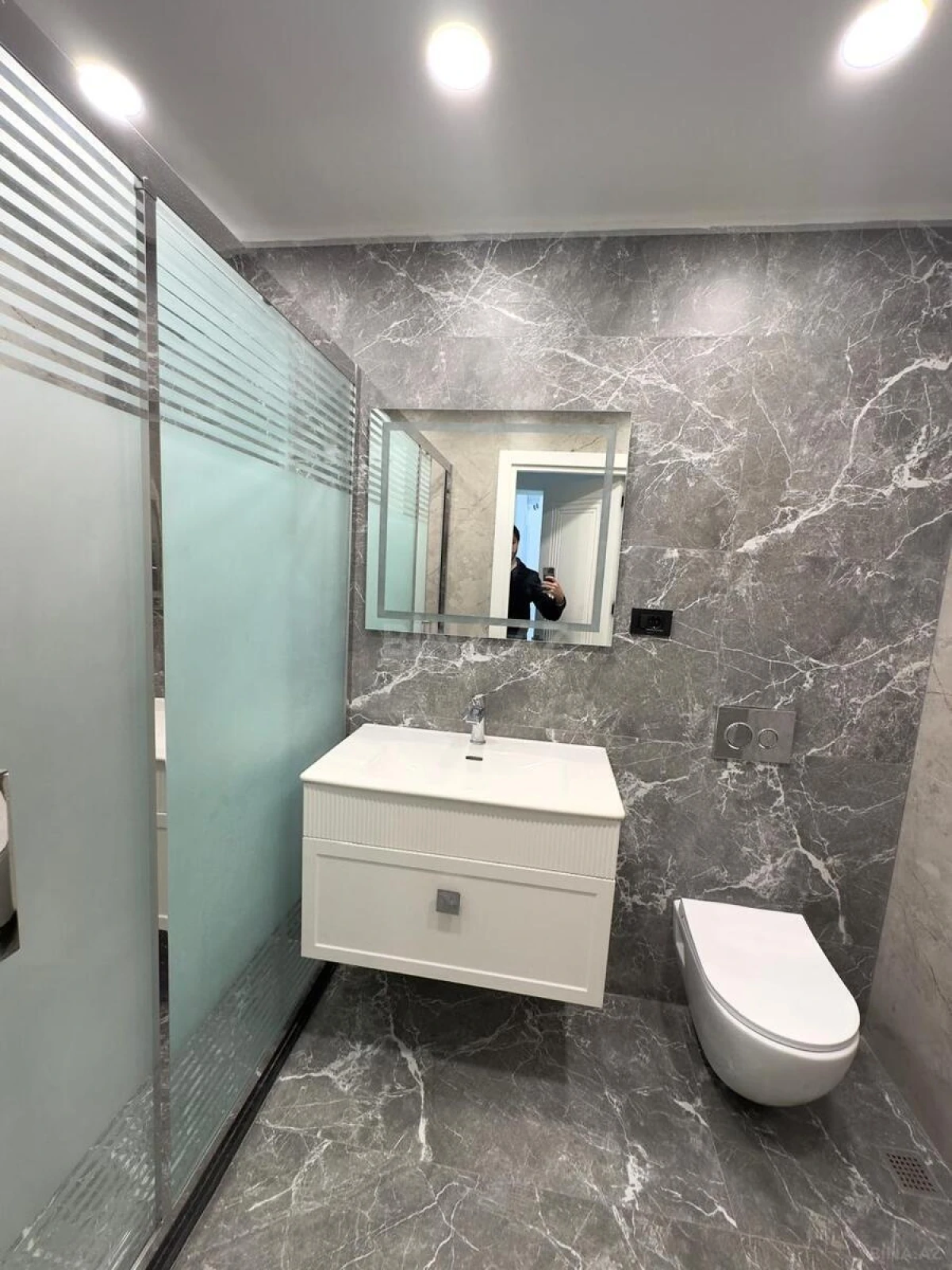 Kirayə verilir 3 otaqlı mənzil 125 m²