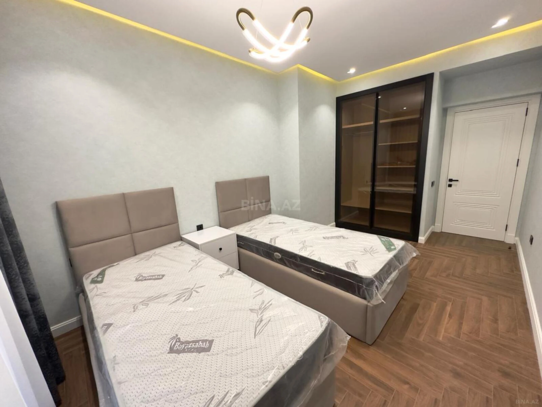 Kirayə verilir 3 otaqlı mənzil 125 m²