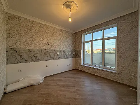 Satılır 4 otaqlı həyət evi 130 m²