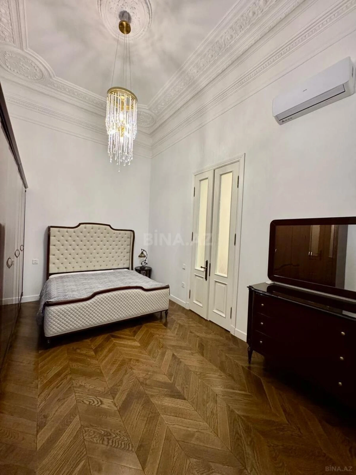 Kirayə verilir 2 otaqlı mənzil 76 m²