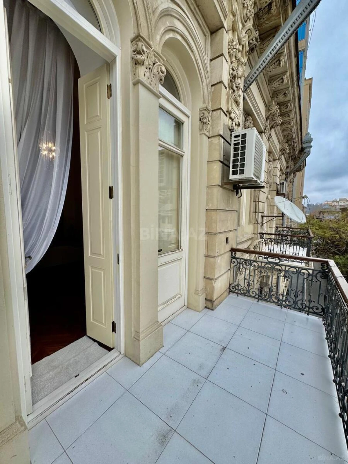 Kirayə verilir 2 otaqlı mənzil 76 m²