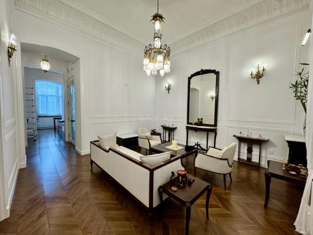 Kirayə verilir 2 otaqlı mənzil 76 m²