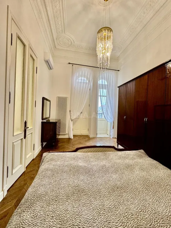 Kirayə verilir 2 otaqlı mənzil 76 m²