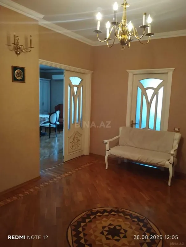 Kirayə verilir 2 otaqlı mənzil 100 m²