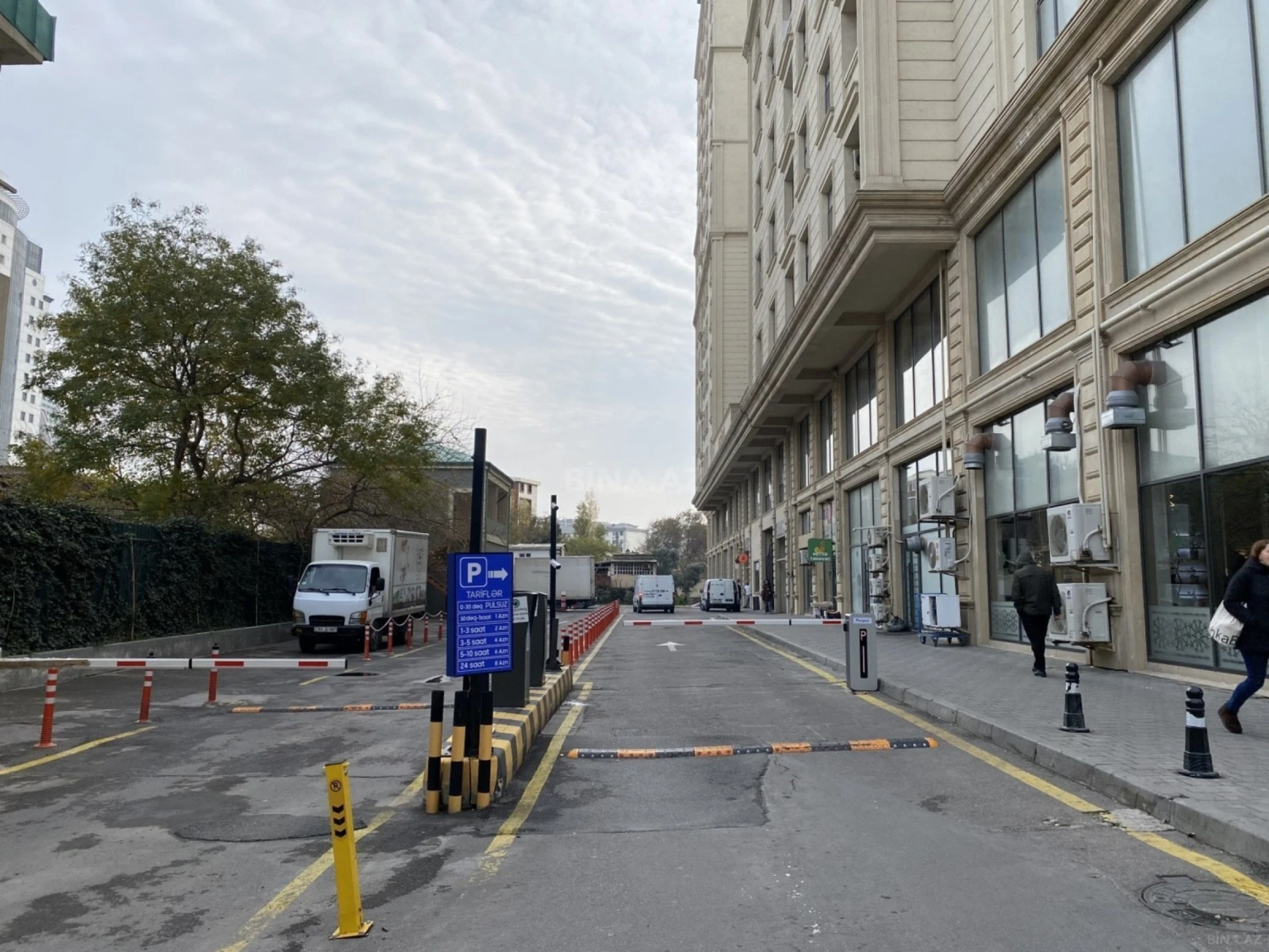 Satılır 3 otaqlı mənzil 166 m²