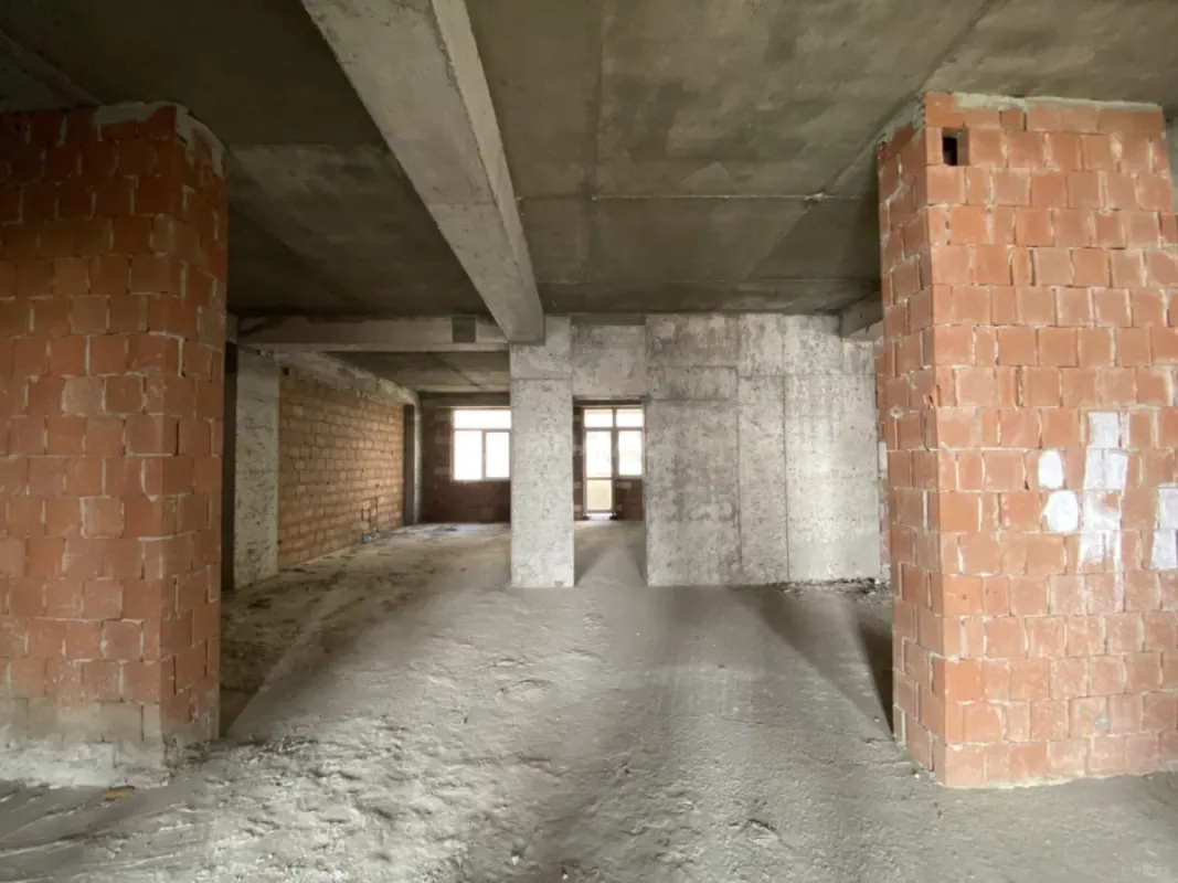 Satılır 3 otaqlı mənzil 166 m²