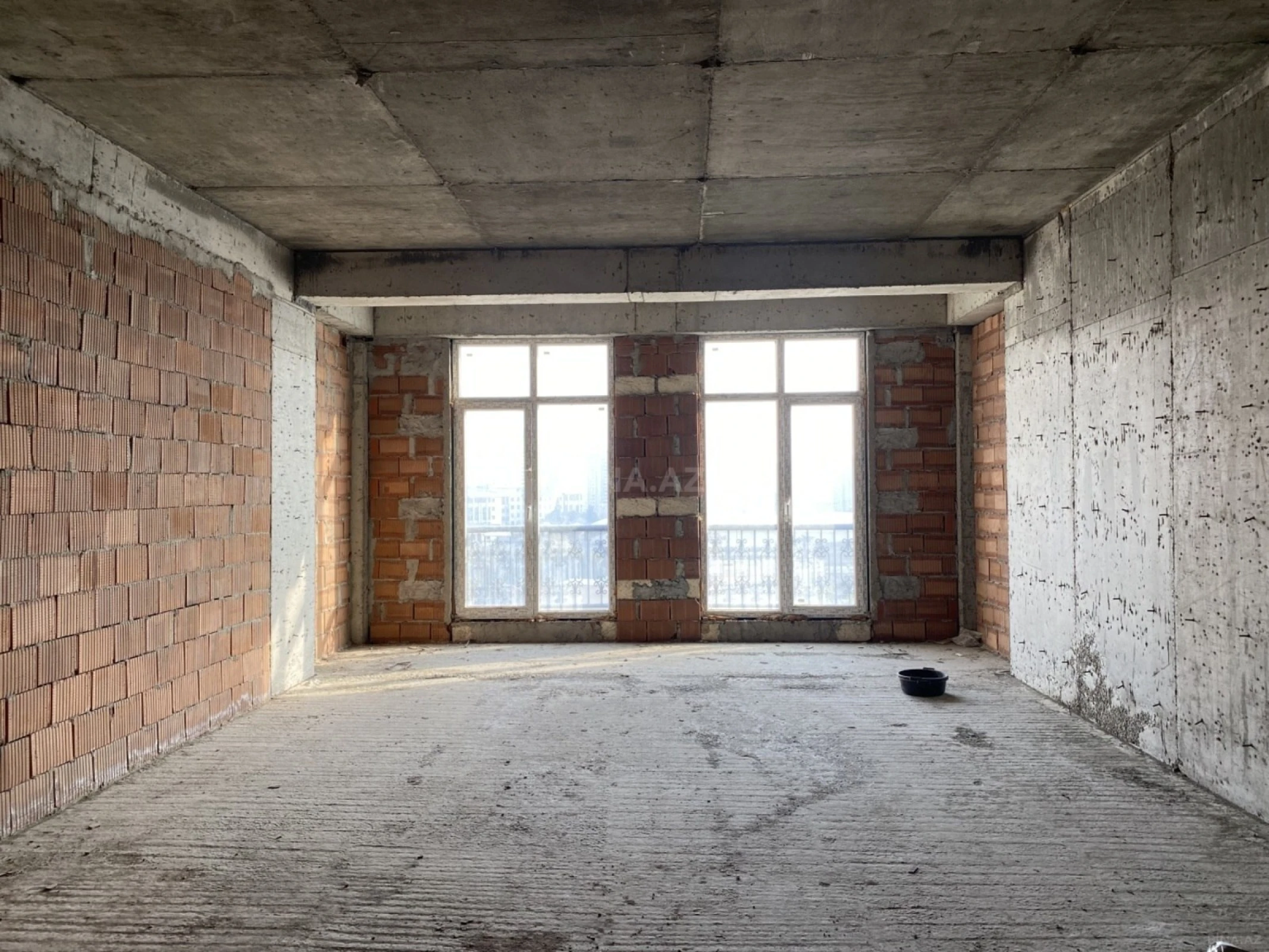 Satılır 3 otaqlı mənzil 166 m²