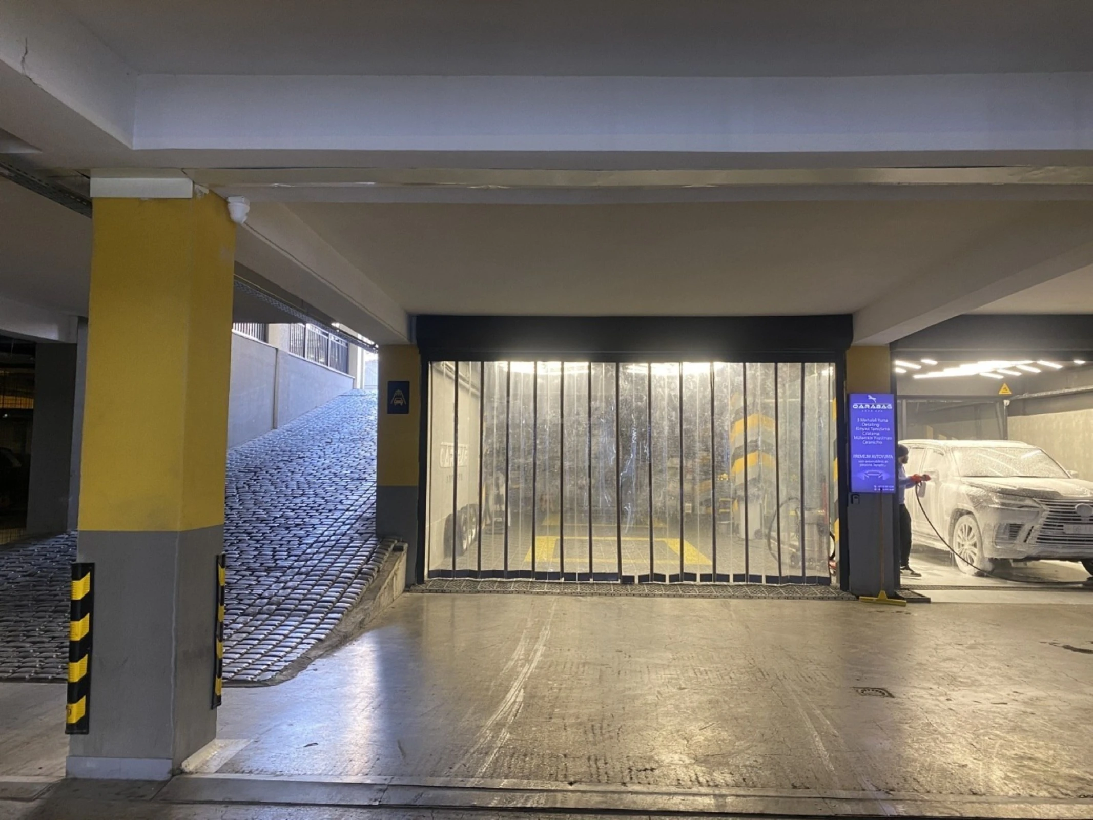 Satılır 3 otaqlı mənzil 166 m²