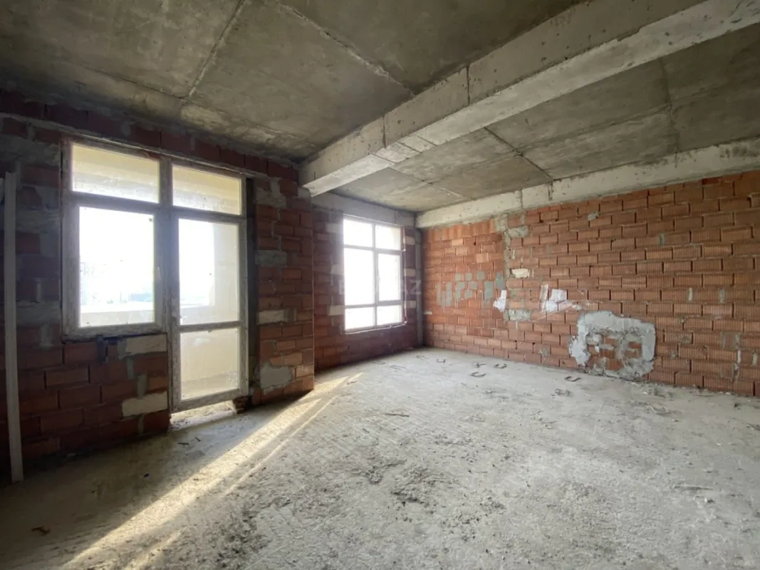 Satılır 3 otaqlı mənzil 166 m²