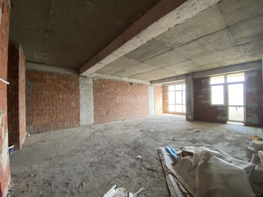 Satılır 3 otaqlı mənzil 166 m²