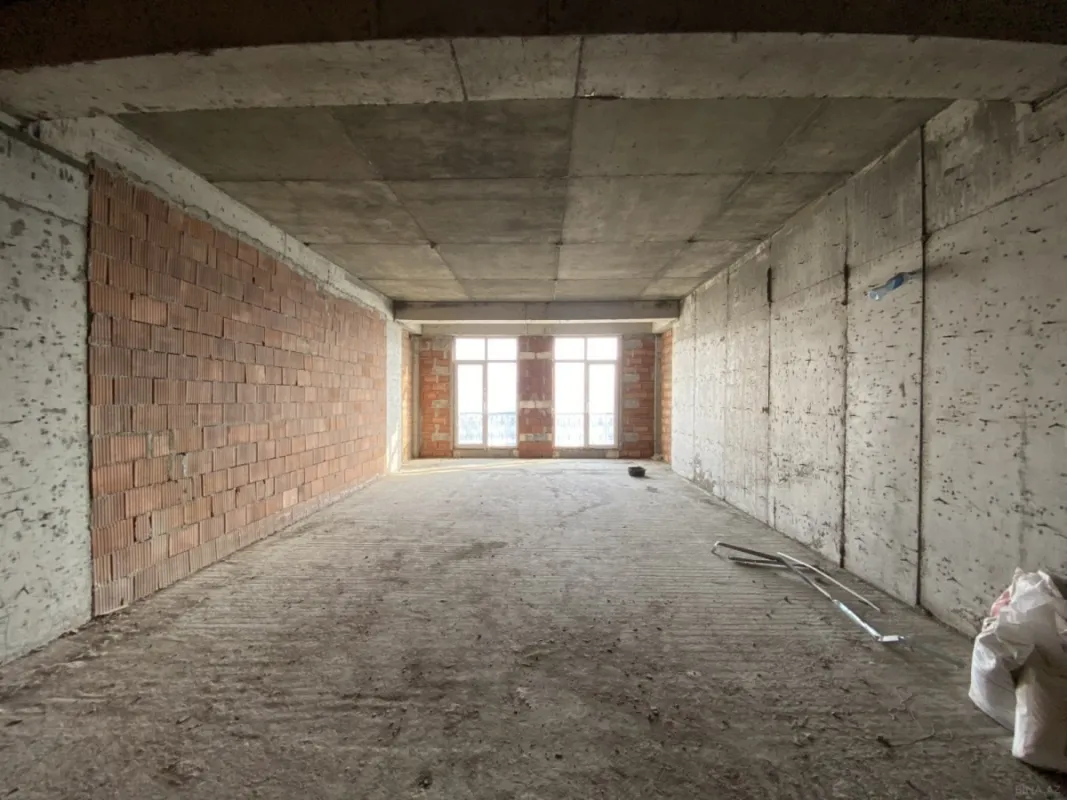 Satılır 3 otaqlı mənzil 166 m²