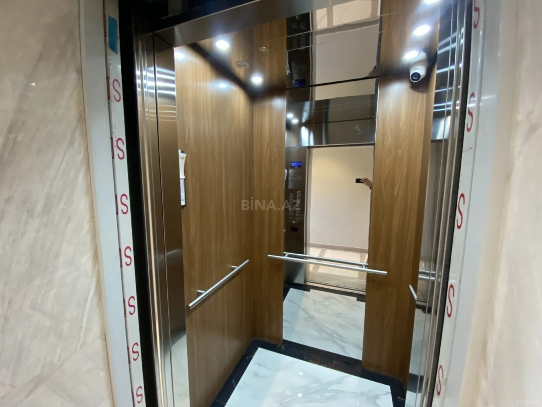 Satılır 3 otaqlı mənzil 166 m²