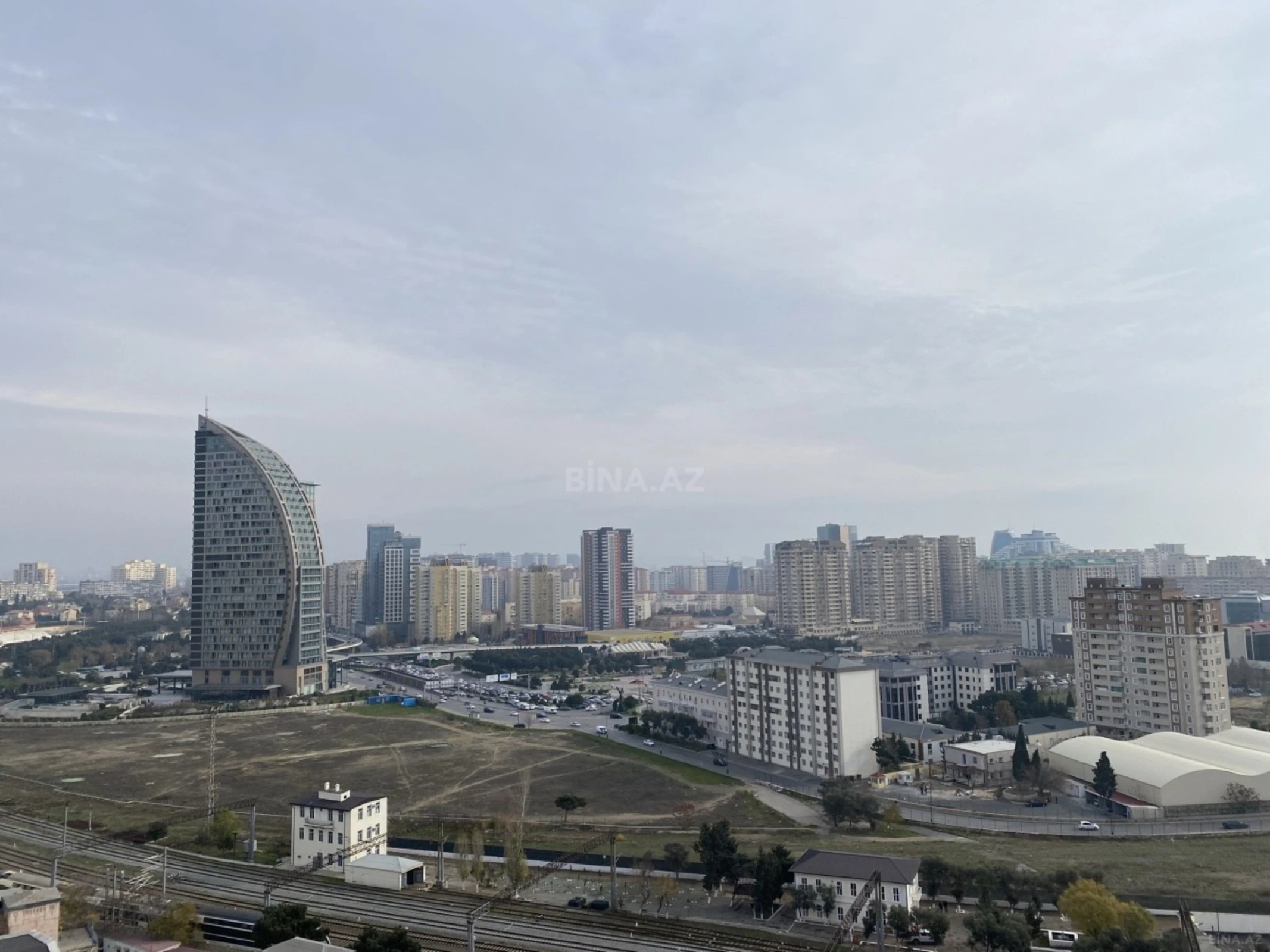 Satılır 3 otaqlı mənzil 166 m²