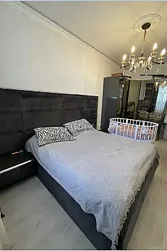 Satılır 2 otaqlı mənzil 77 m²
