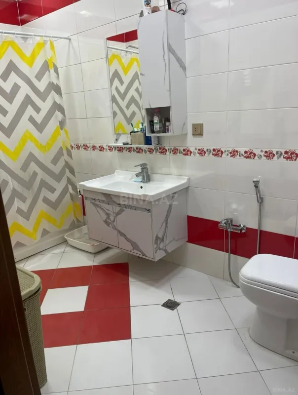 Satılır 2 otaqlı mənzil 77 m²