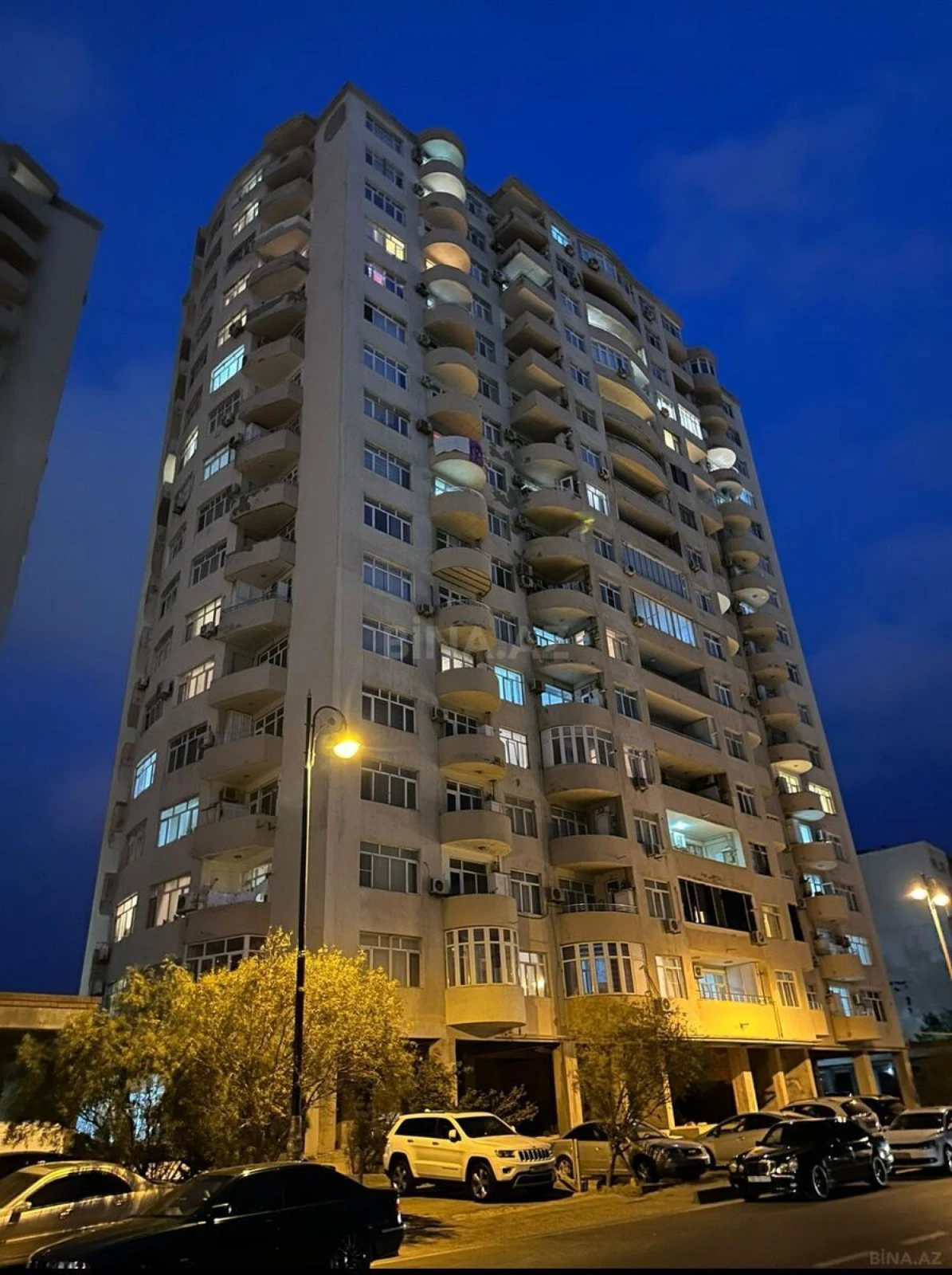 Satılır 2 otaqlı mənzil 77 m²