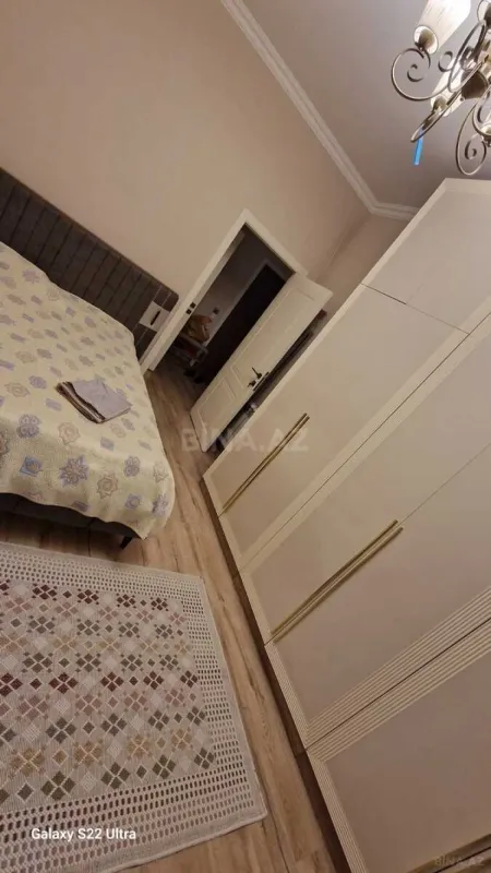 Kirayə verilir 2 otaqlı mənzil 68 m²