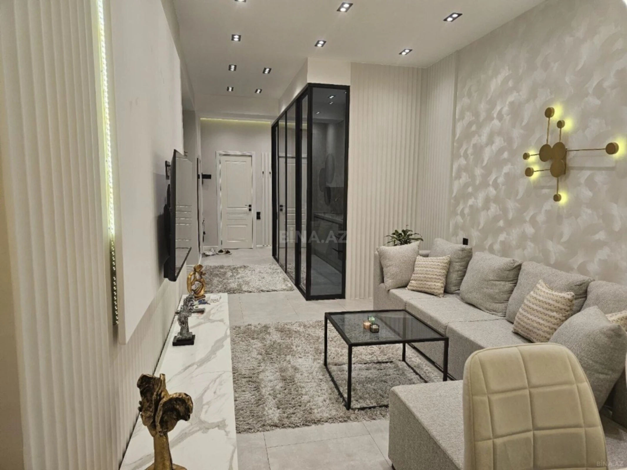 Kirayə verilir 2 otaqlı mənzil 70 m²