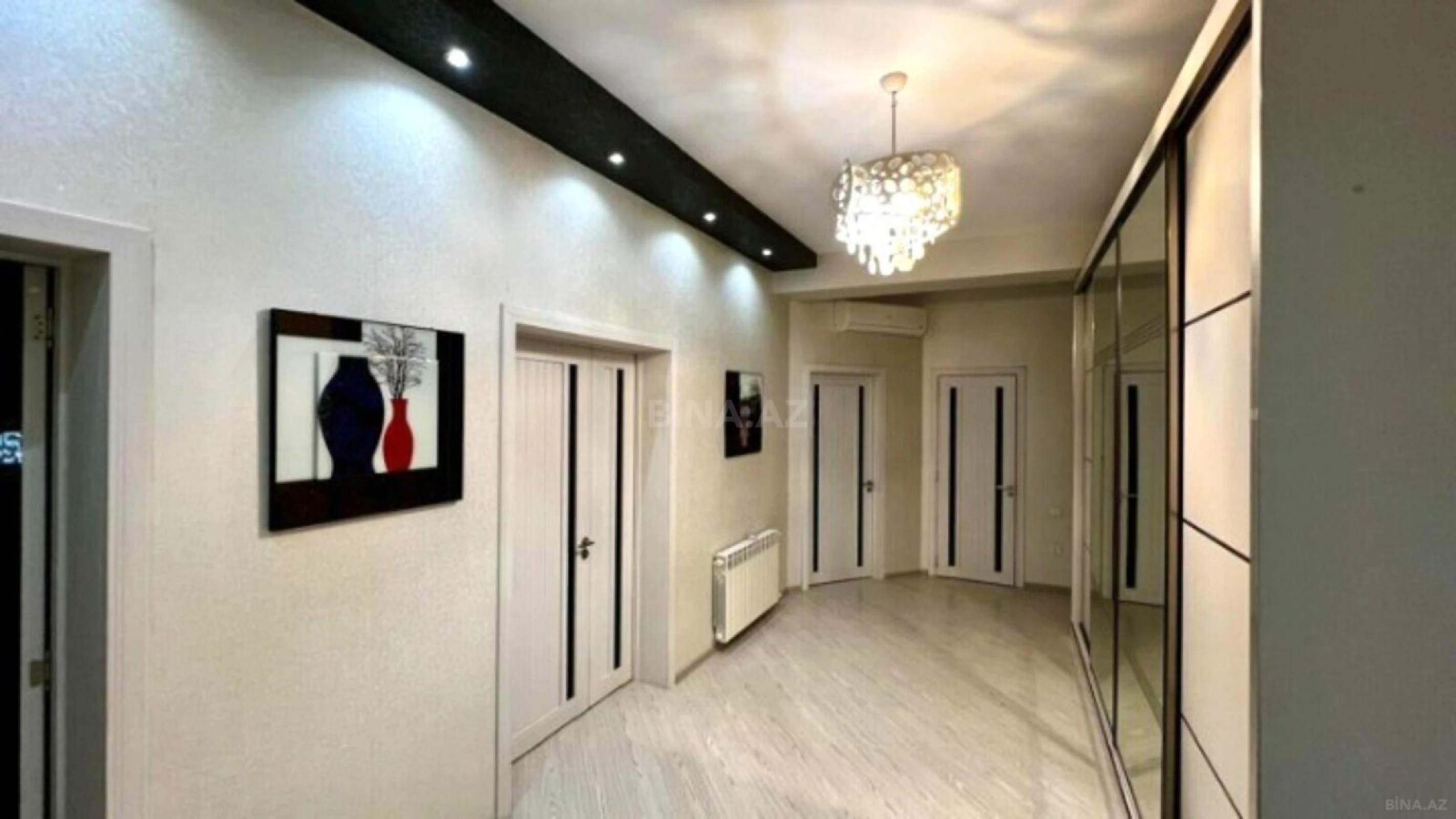 Satılır 3 otaqlı mənzil 130 m²