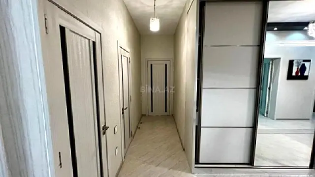 Satılır 3 otaqlı mənzil 130 m²