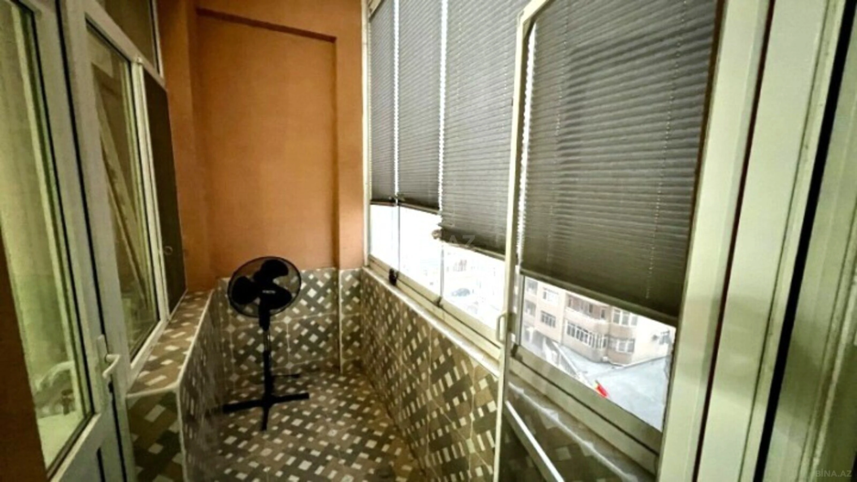 Satılır 3 otaqlı mənzil 130 m²