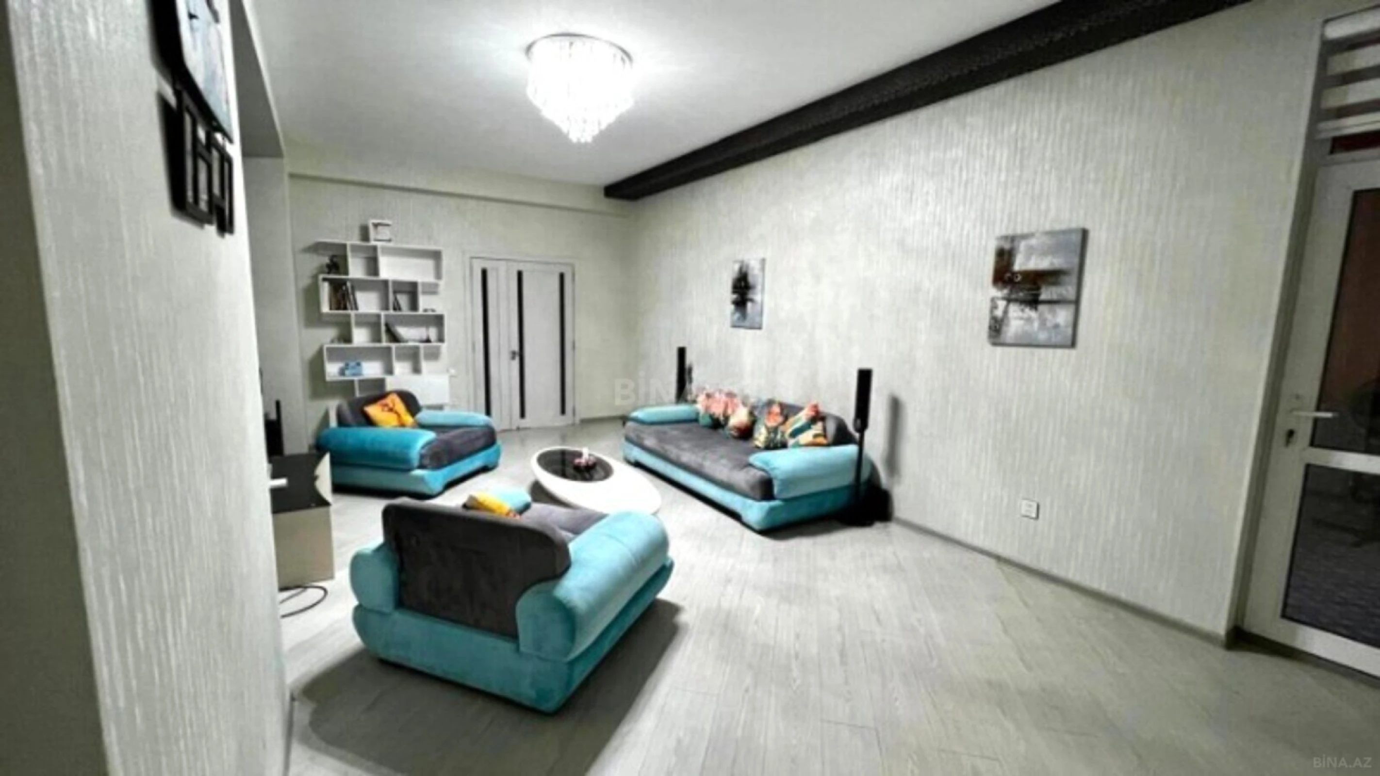 Satılır 3 otaqlı mənzil 130 m²