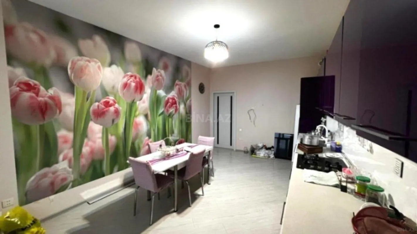 Satılır 3 otaqlı mənzil 130 m²