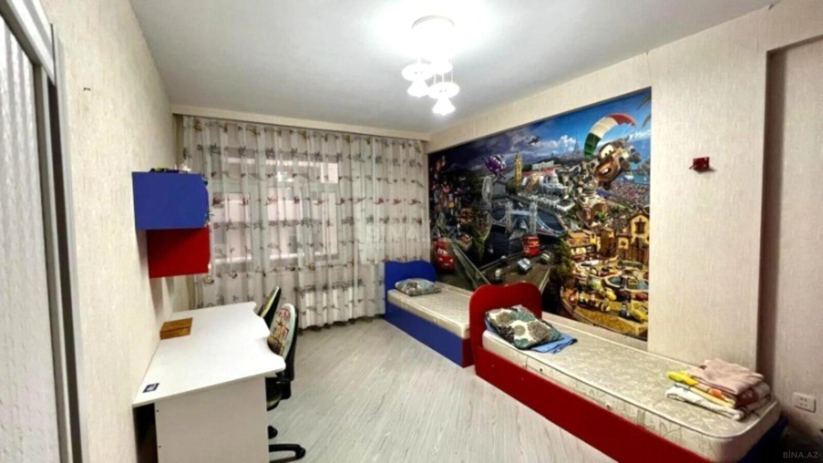 Satılır 3 otaqlı mənzil 130 m²