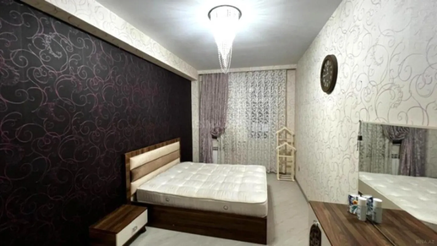 Satılır 3 otaqlı mənzil 130 m²