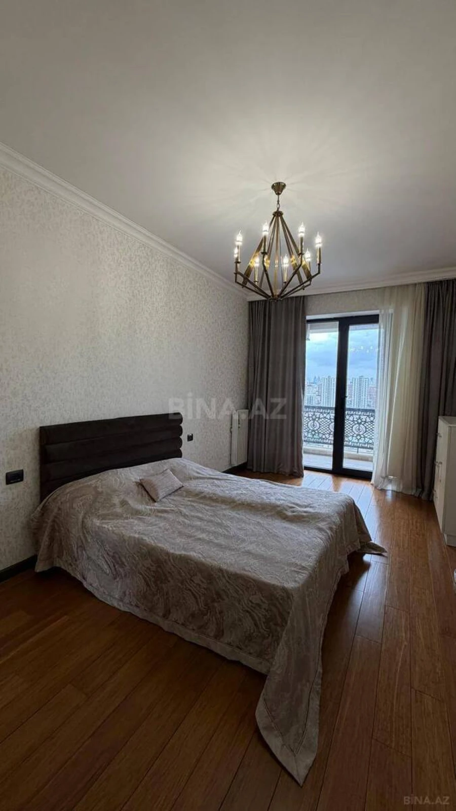 Kirayə verilir 3 otaqlı mənzil 127 m²