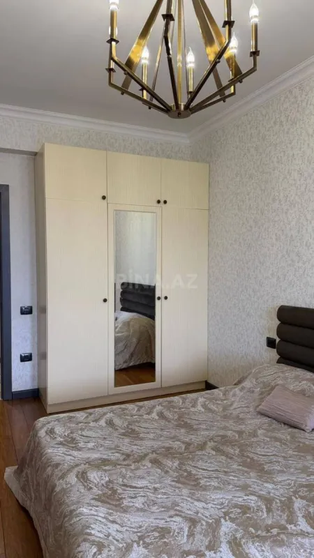 Kirayə verilir 3 otaqlı mənzil 127 m²